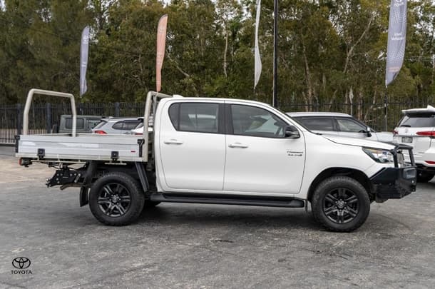 2022 Toyota Hilux SR in White