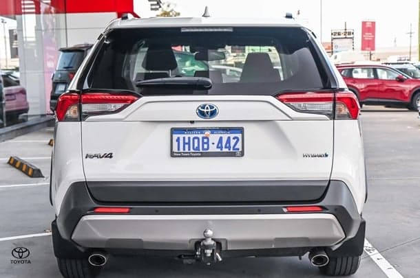 2022 Toyota RAV4 GXL in White