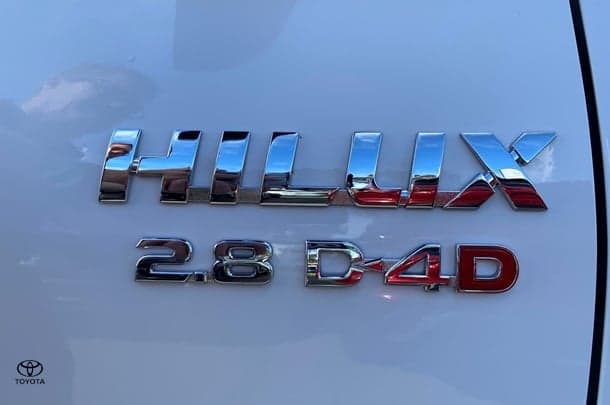 2025 Toyota Hilux SR5 48V in White