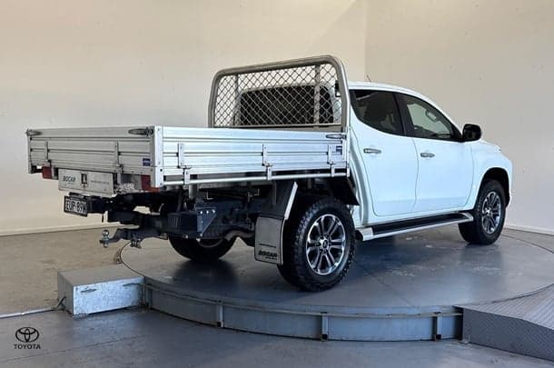 2022 Mitsubishi Triton GLX-R in White