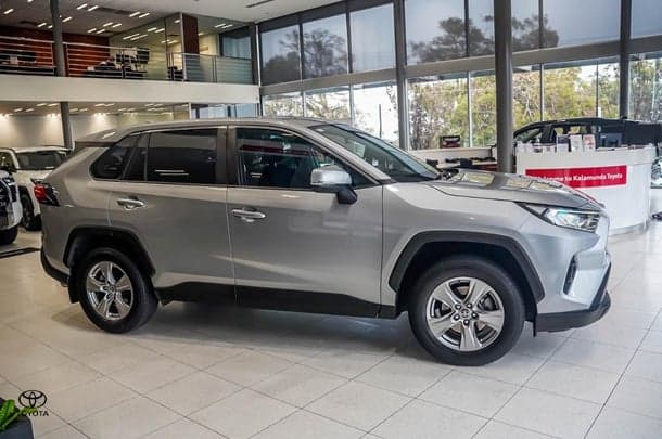 2022 Toyota RAV4 GX in Silver