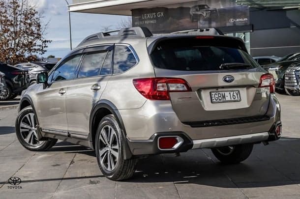 2017 Subaru Outback 3.6R in Silver