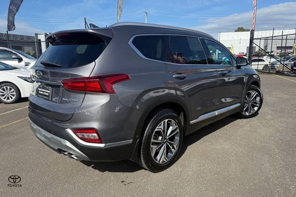 2020 Hyundai Santa Fe Highlander in Grey