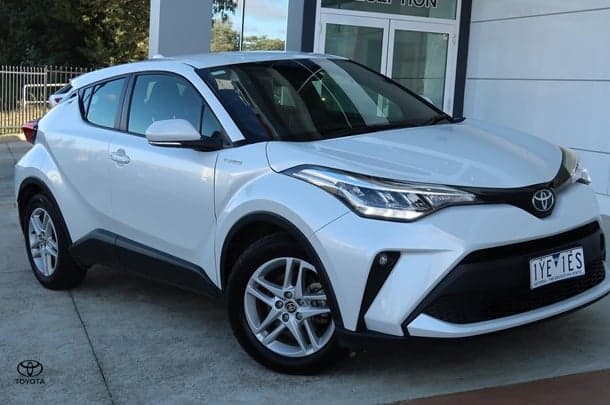 2023 Toyota C-HR GXL in White