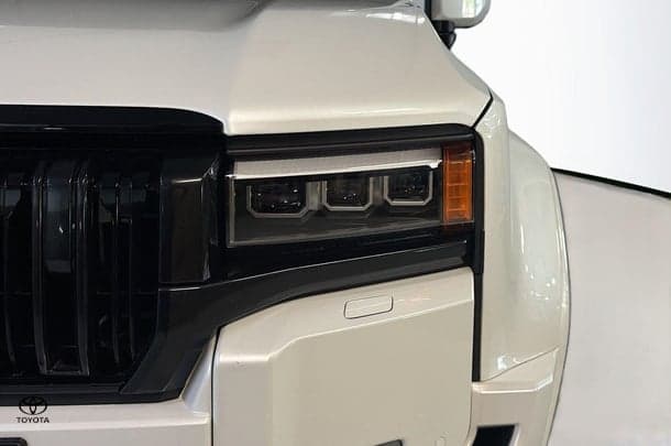 2025 Toyota Landcruiser Prado Kakadu in White