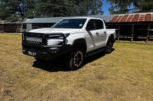2025 Toyota Hilux SR5 48V in White