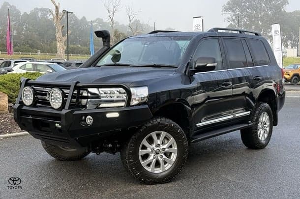 2020 Toyota Landcruiser Sahara in Black