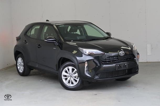 2024 Toyota Yaris Cross GX in Black