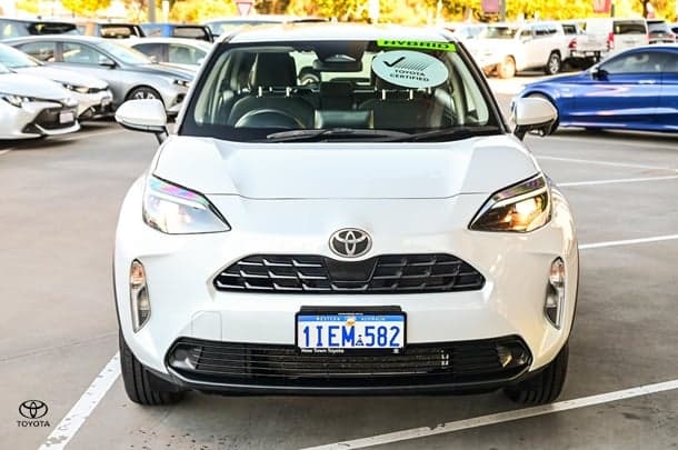 2024 Toyota Yaris Cross GX in White