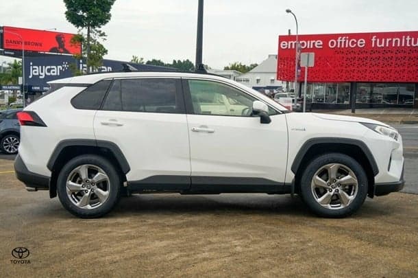 2021 Toyota RAV4 GXL-2WD in White