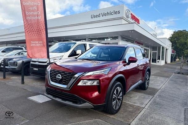 2023 Nissan X-TRAIL ST-L in Red