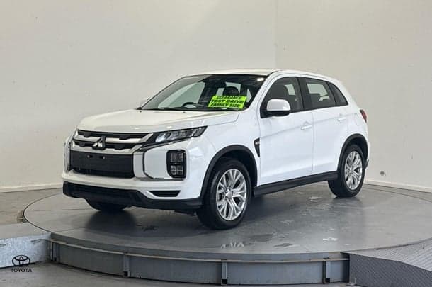 2024 Mitsubishi ASX ES in White
