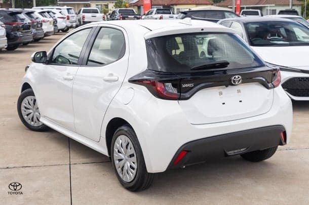 2023 Toyota Yaris Ascent Sport in White