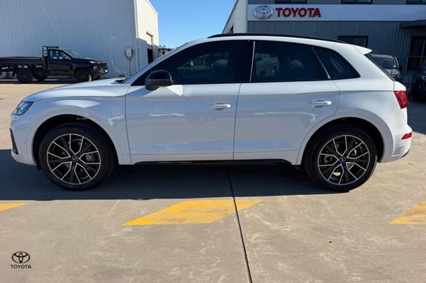 2021 Audi Q5 45 TFSI Sport in White