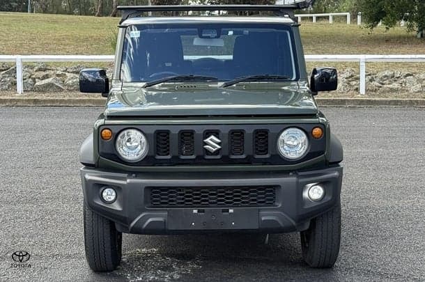 2022 Suzuki Jimny Base in Green