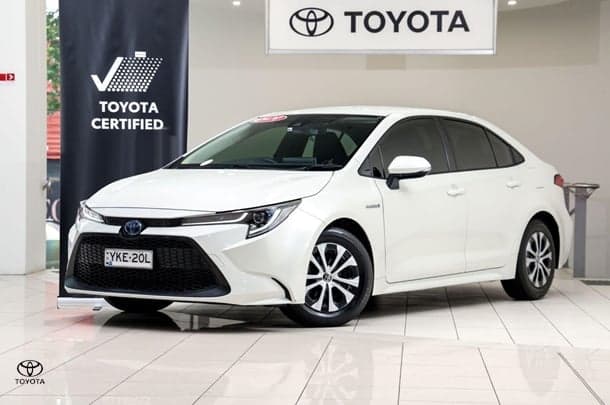 2020 Toyota Corolla SX Hybrid in White