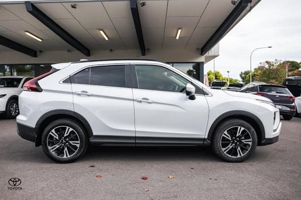 2023 Mitsubishi Eclipse Cross LS in White