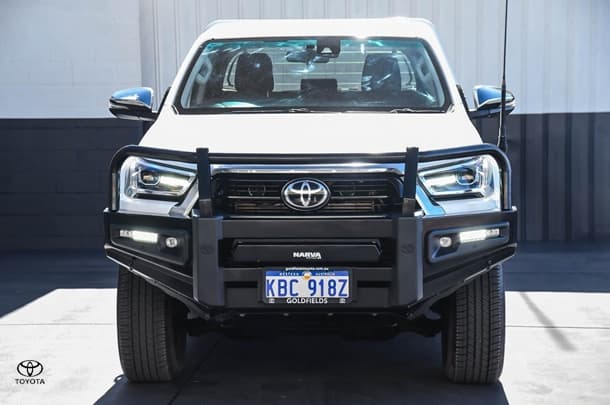 2021 Toyota Hilux SR5 in White