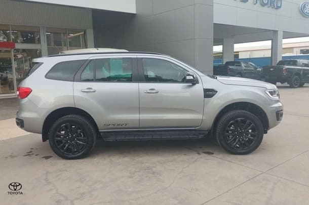2022 Ford Everest Sport in Pink