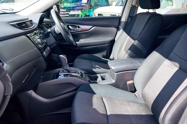2019 Nissan X-TRAIL ST in White