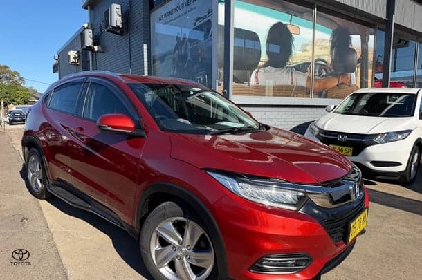 2021 Honda HR-V VTi-S in Red