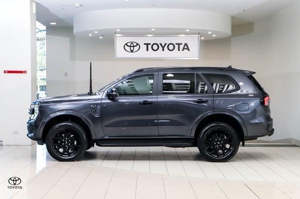2025 Ford Everest Sport in Grey