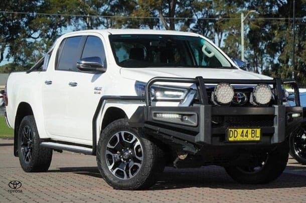 2021 Toyota Hilux SR5 in White
