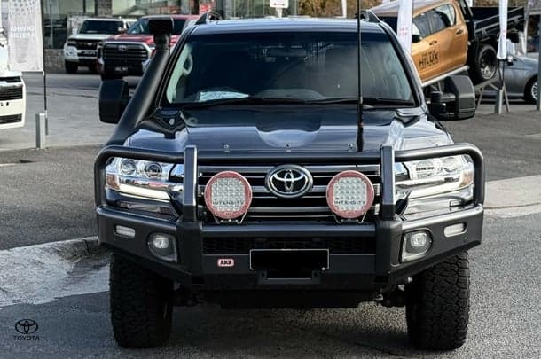 2018 Toyota Landcruiser VX in Silver