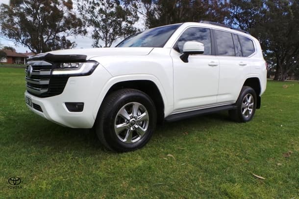2024 Toyota Landcruiser VX in White