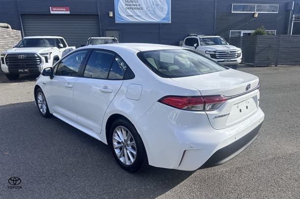 2022 Toyota Corolla Ascent Sport in White