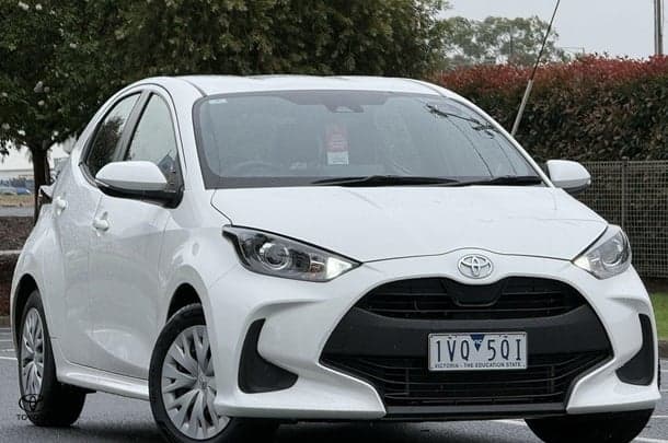 2022 Toyota Yaris Ascent Sport in White