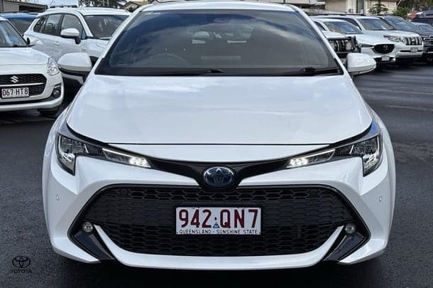 2021 Toyota Corolla SX Hybrid in White