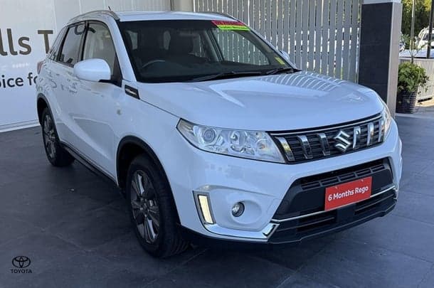 2021 Suzuki Vitara Base in White