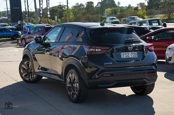 2024 Nissan JUKE ST-L in Black