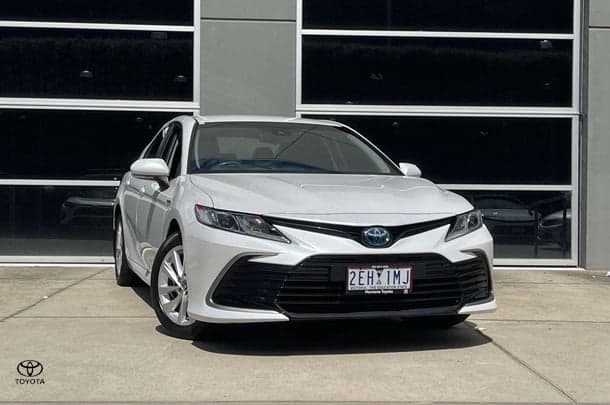 2021 Toyota Camry Ascent in White