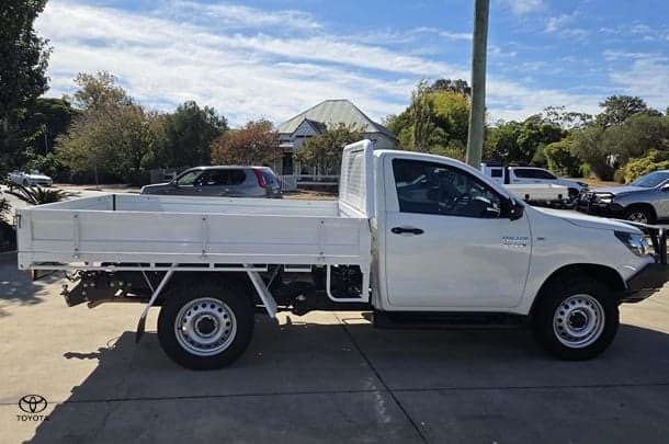 2018 Toyota Hilux SR in White