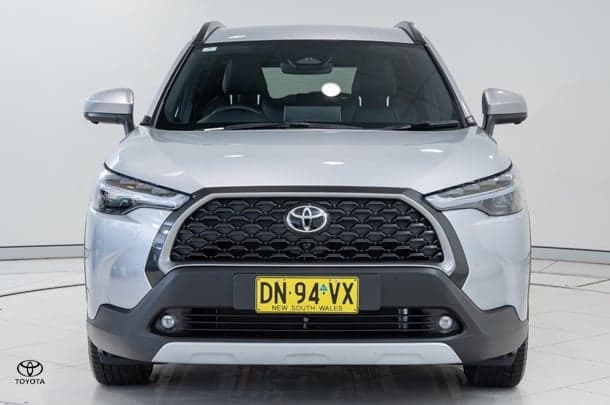 2025 Toyota Corolla Cross GXL in Silver