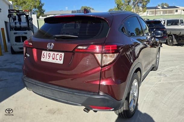 2016 Honda HR-V VTi-S in Red