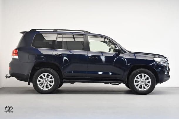 2019 Toyota Landcruiser VX in Blue