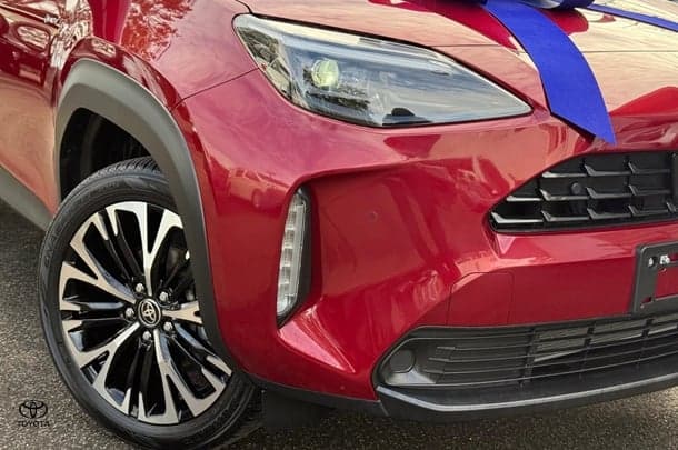 2024 Toyota Yaris Cross Urban in Red