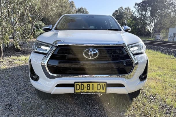 2022 Toyota Hilux SR5 in White