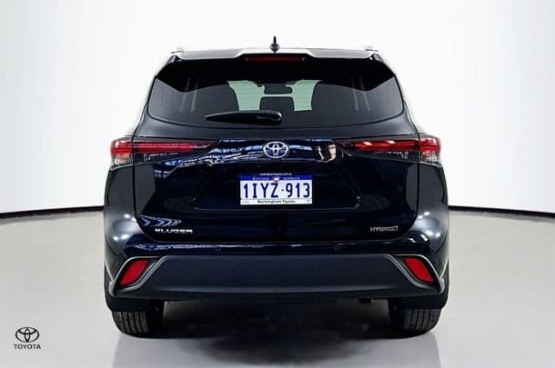 2024 Toyota Kluger GXL in Black
