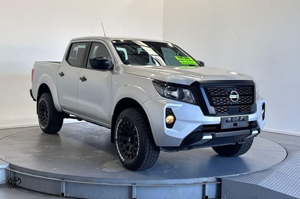 2022 Nissan Navara SL in Other