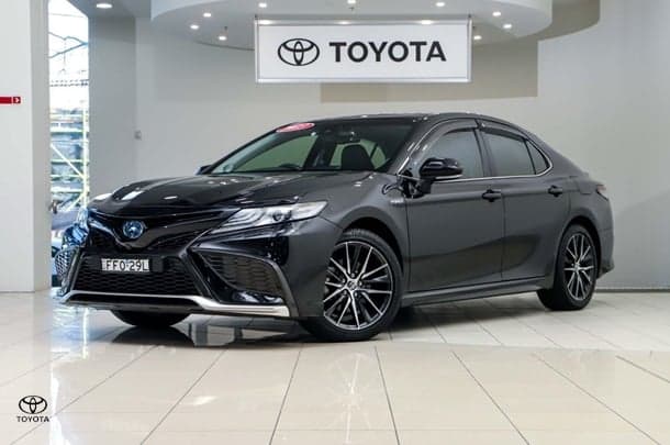 2023 Toyota Camry SL in Black