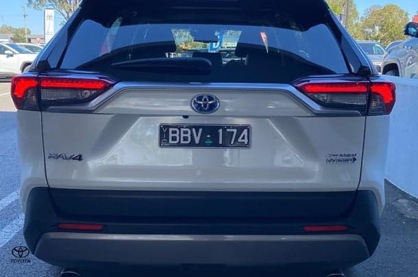 2019 Toyota RAV4 Cruiser in White