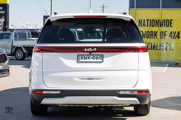 2023 Kia Carnival SLi in White