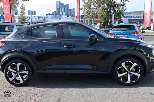 2021 Nissan JUKE ST-L in Green