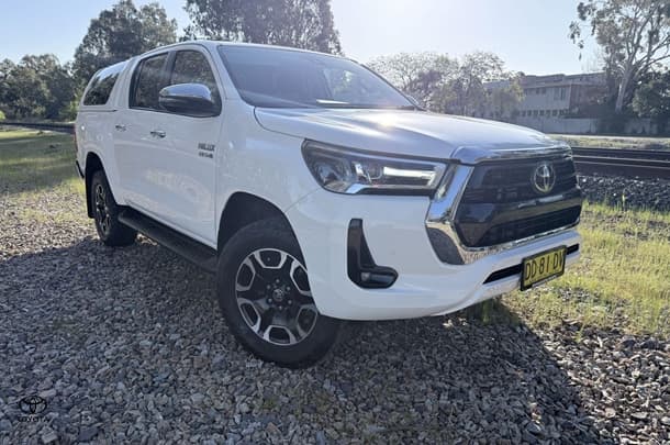 2022 Toyota Hilux SR5 in White