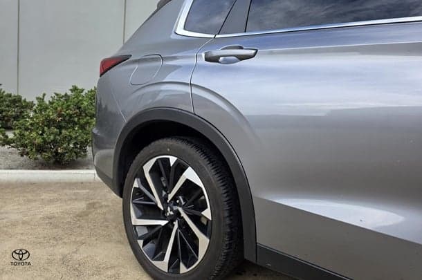 2023 Mitsubishi Outlander Aspire in Grey