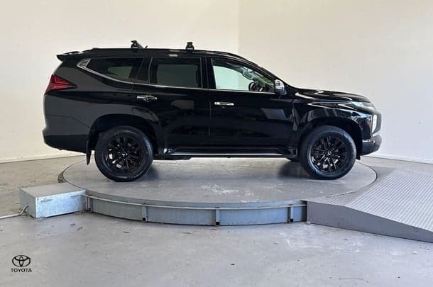 2022 Mitsubishi Pajero Sport GSR in Black